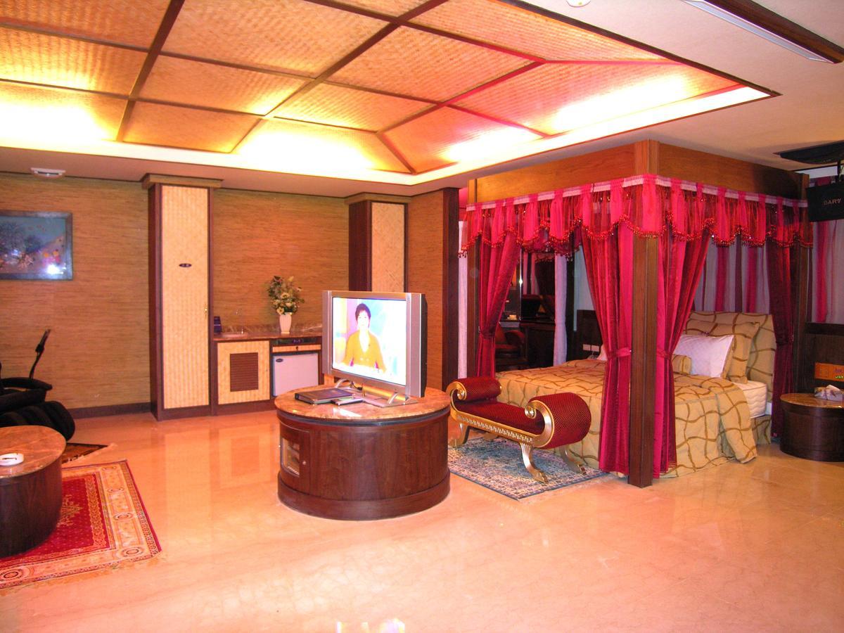 Pingzhen Daniel Spa Motel المظهر الخارجي الصورة